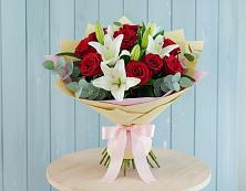 Букет цветов из:  Лилии и Розы #REPLACE_PRED# Кувшиново