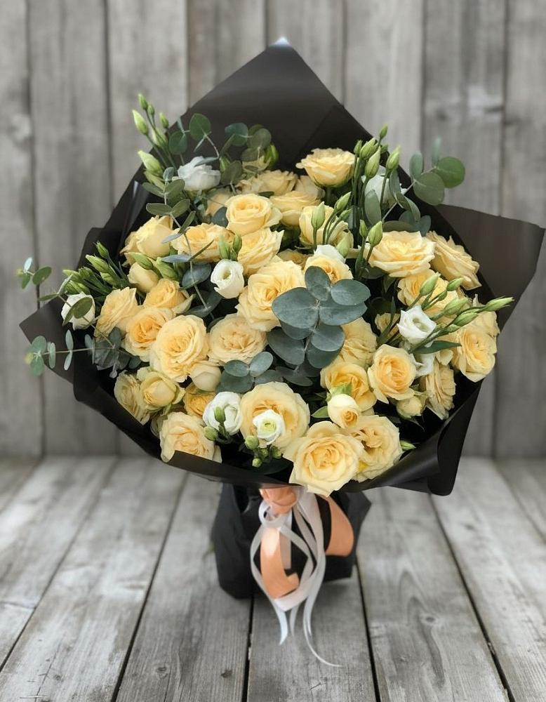 Букет цветов из: Розы и Лизиантусы в Кувшиново