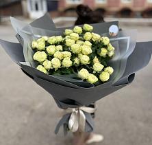 Букет Белые кустовые розы Солинеро в Кувшиново