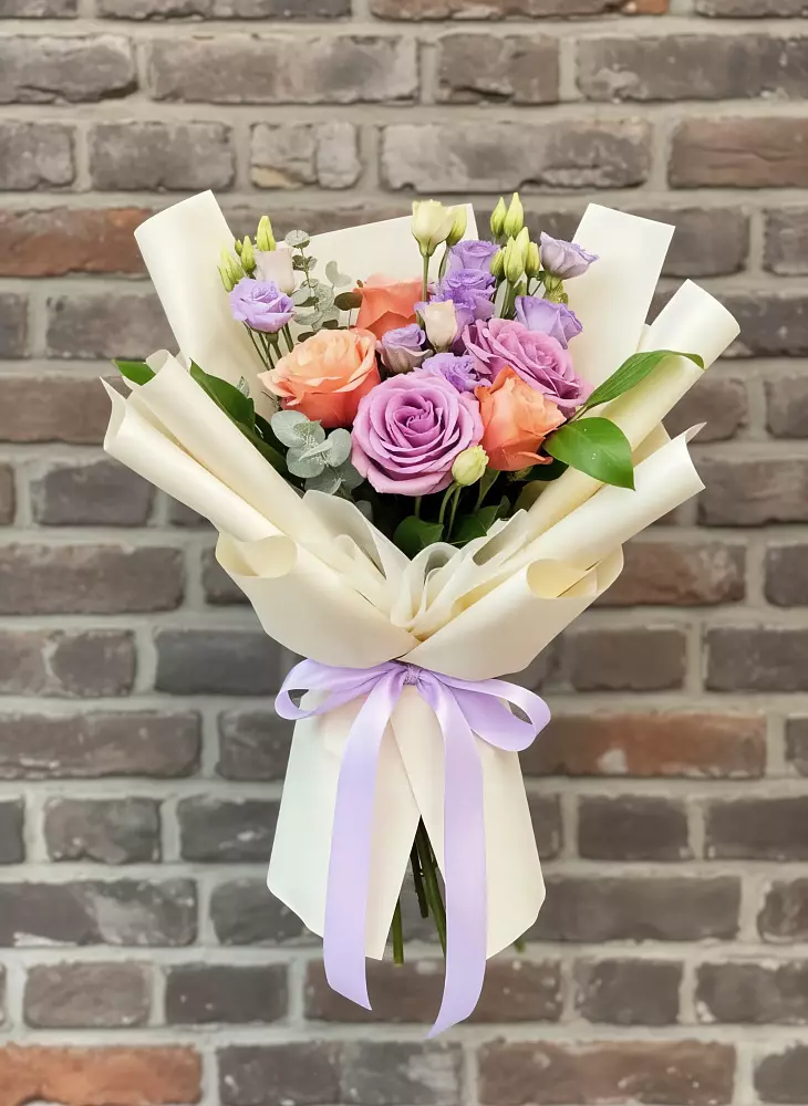 Букет цветов из: Лизиантусы и Розы в Кувшиново