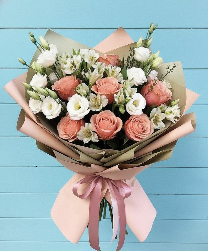 Букет цветов из: Розы, Альстромерии и Лизиантусы в Кувшиново