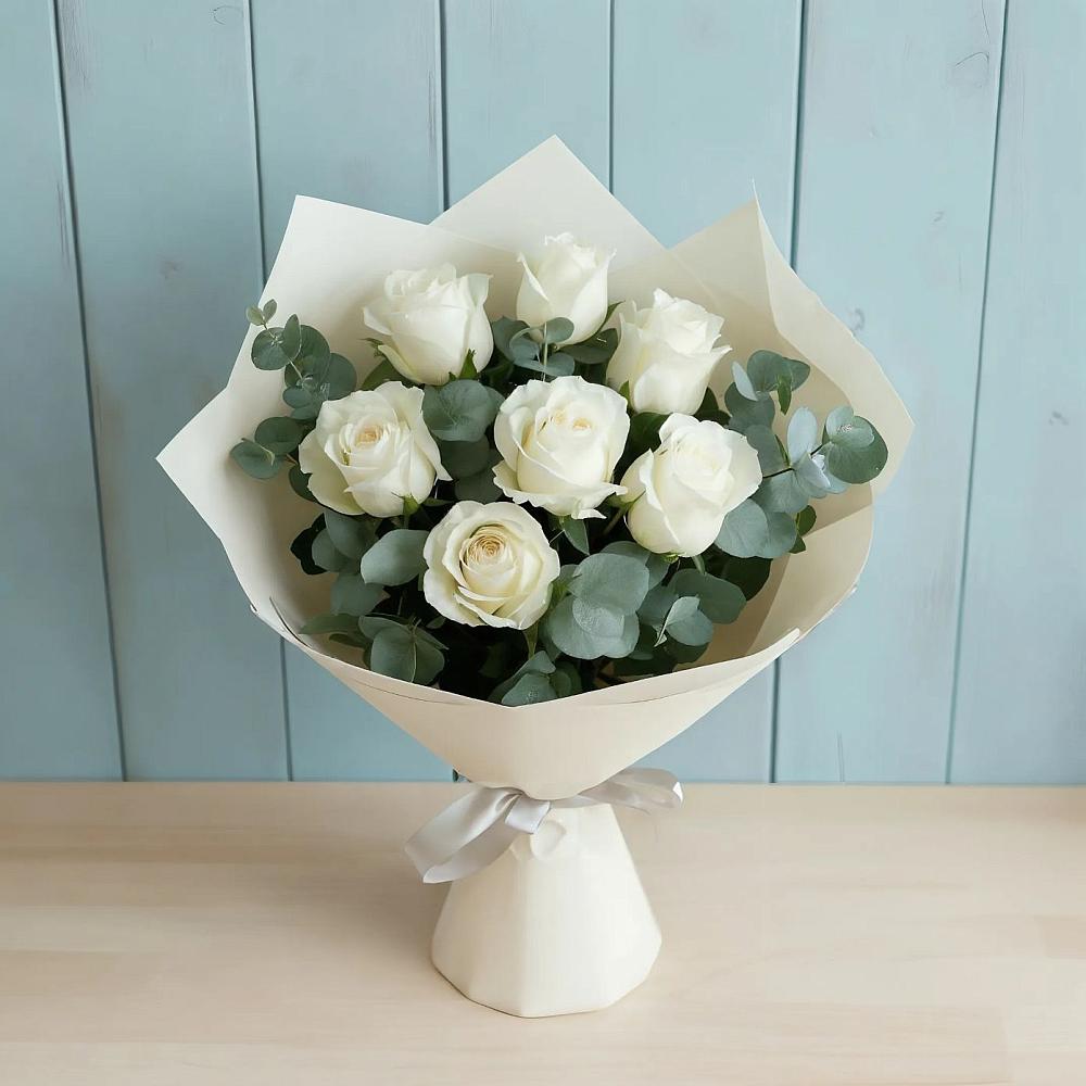 Букет Белые розы в Эвкалипте в Кувшиново