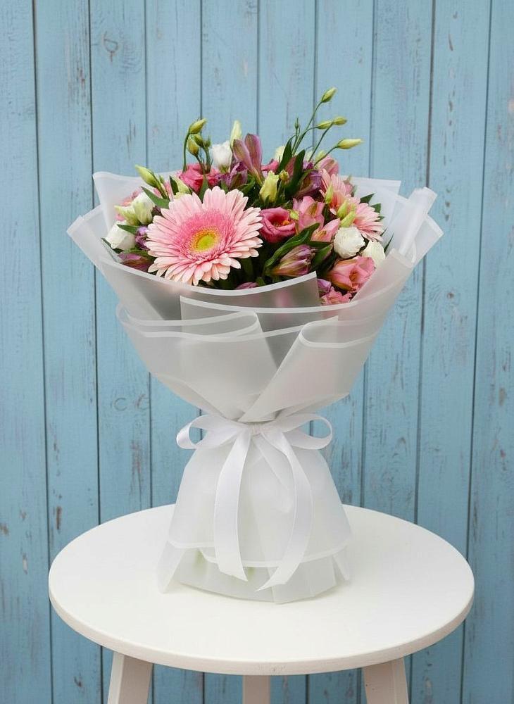 Букет цветов из: Герберы, Альстромерии и Лизиантусы в Кувшиново