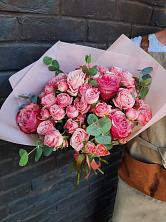 Букет розы в пальмах в Кувшиново Букет цветов из: Розы в Кувшиново