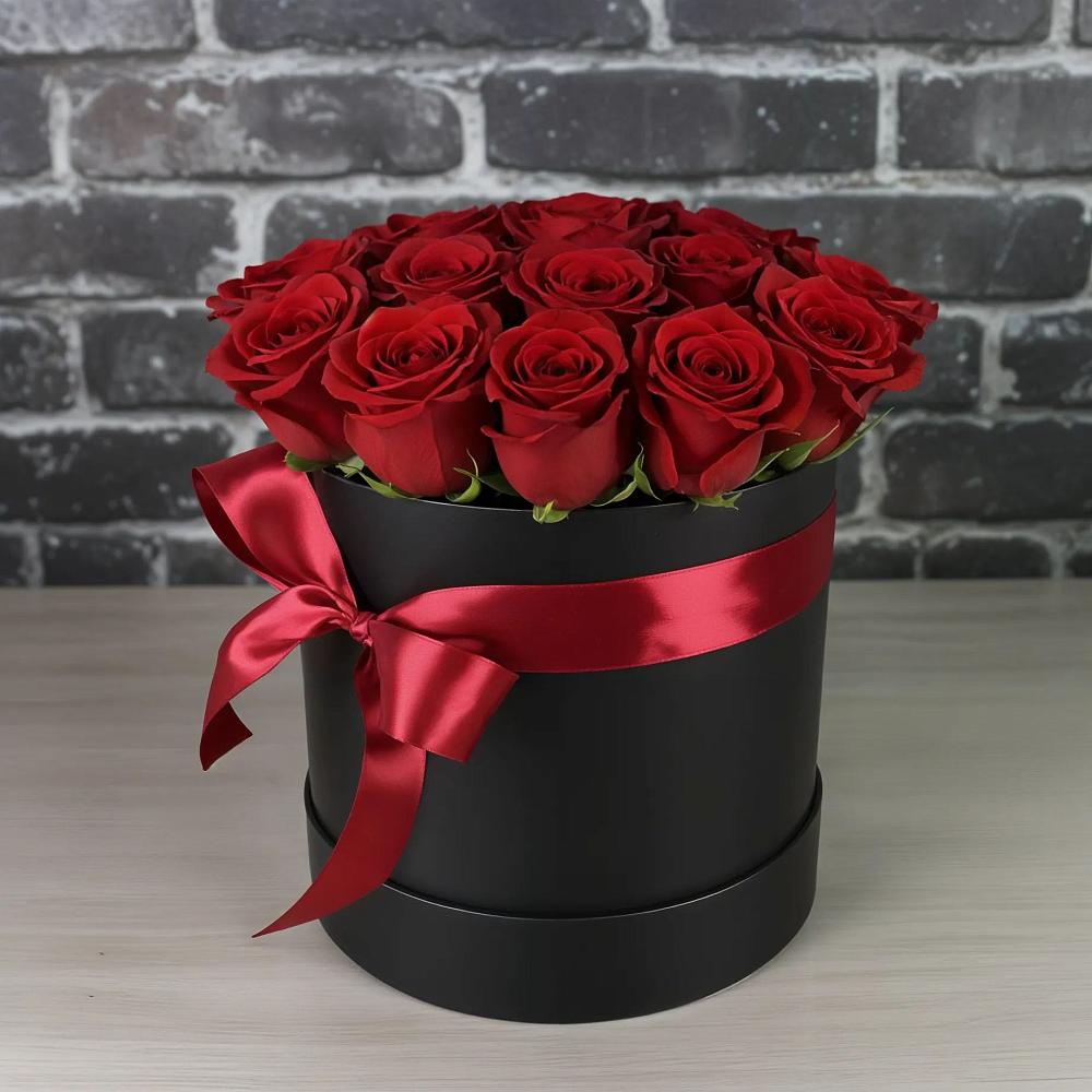 Цветочная композиция из Розы в шляпной коробке в Кувшиново