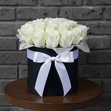 Цветочная композиция из Розы в шляпной коробке в Кувшиново